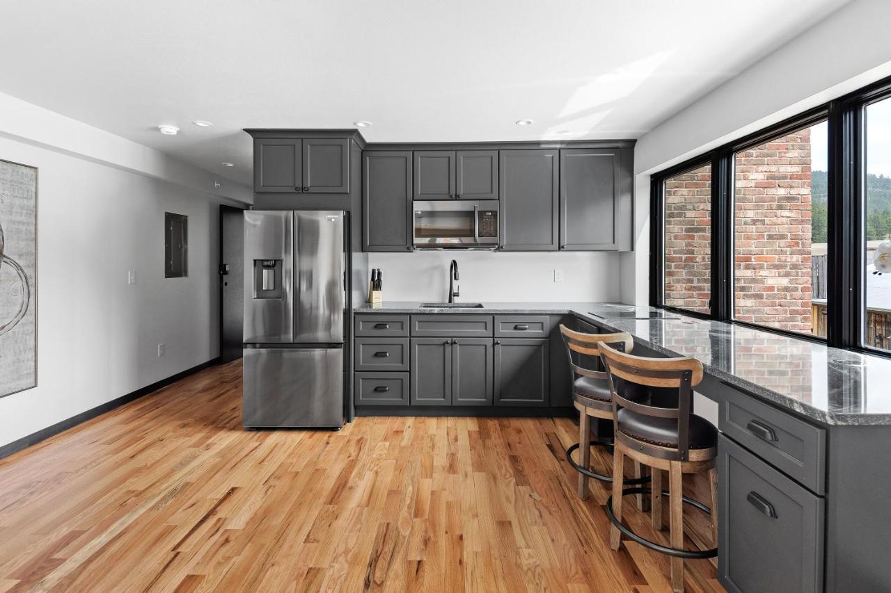 Mcgregor & Main - Luxury Lofts Apartment Hill City Exterior photo