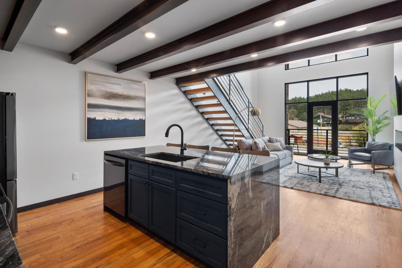 Mcgregor & Main - Luxury Lofts Apartment Hill City Exterior photo