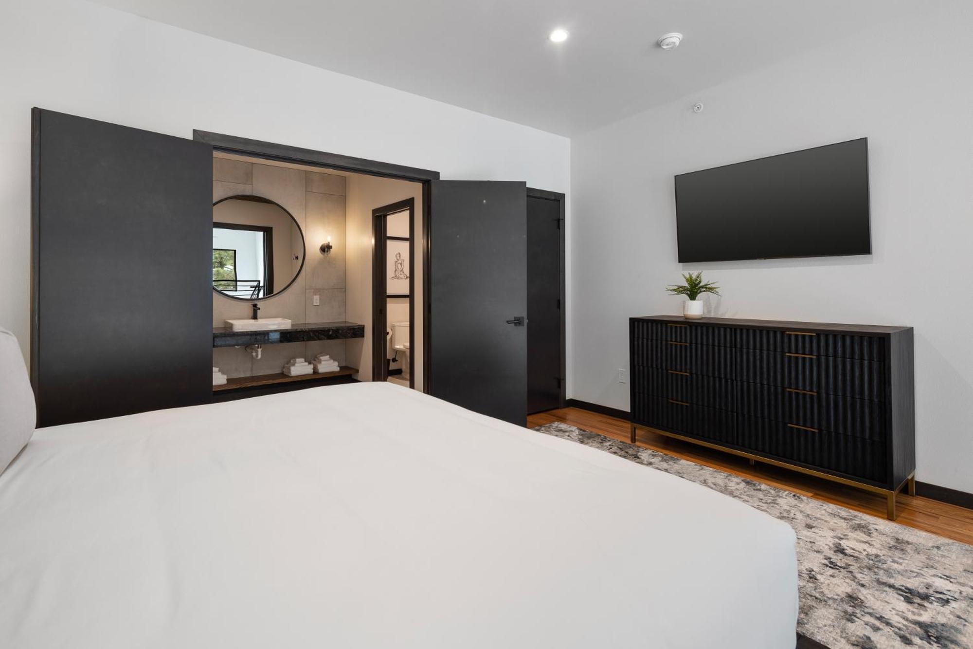 Mcgregor & Main - Luxury Lofts Apartment Hill City Exterior photo