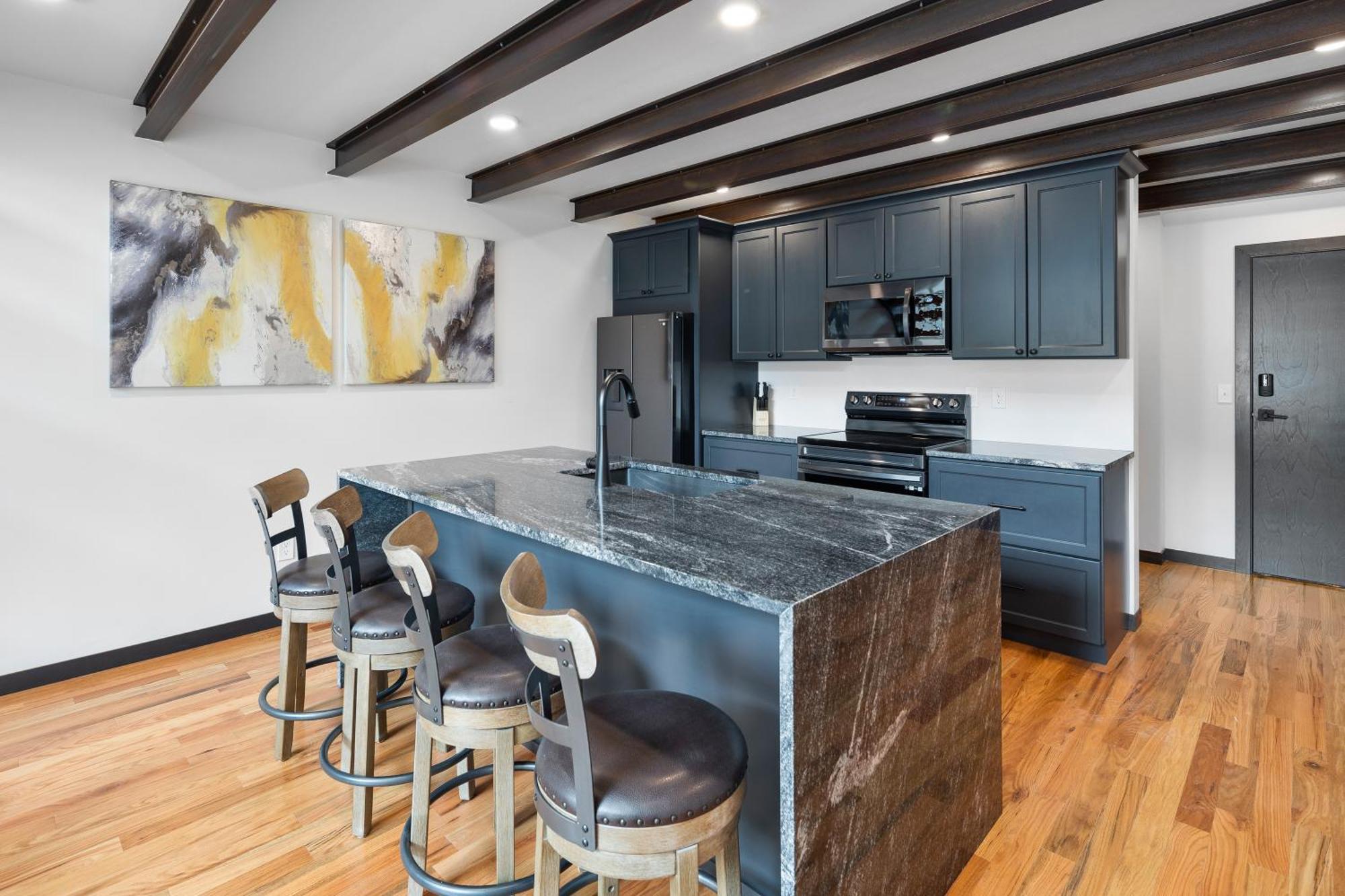Mcgregor & Main - Luxury Lofts Apartment Hill City Exterior photo