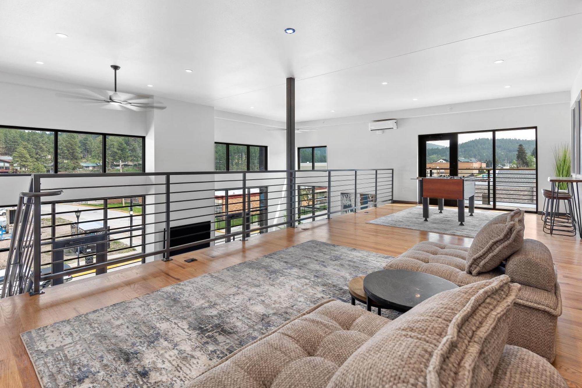 Mcgregor & Main - Luxury Lofts Apartment Hill City Exterior photo