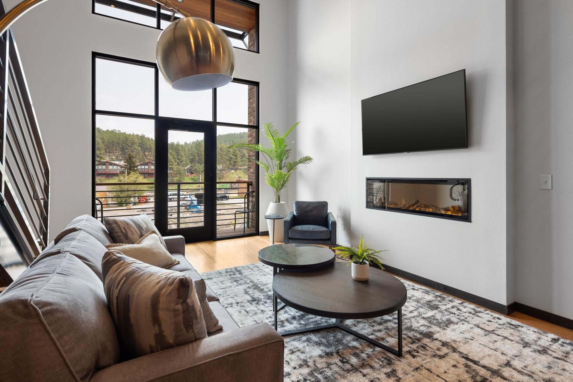 Mcgregor & Main - Luxury Lofts Apartment Hill City Exterior photo